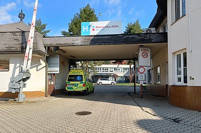 Pohled z parkoviště*