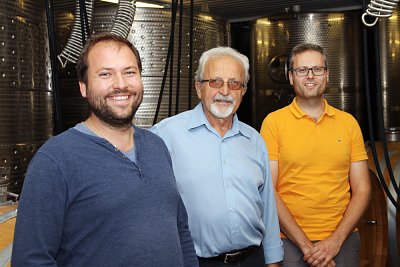 K. Průša se syny.JPG