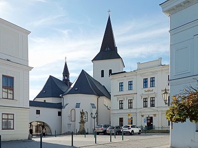 Kostel Povýšení sv. Kříže v Karviné