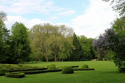 Jarní podzámecká zahrada