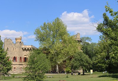 Janův hrad - umělá zřícenina z počátku 19. století - architekt Josef Hardtmuth