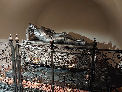 Nebožtíci přejí lásce