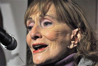 Soňa Červená: Nezastírejme věk pošetilým chováním a oblékáním