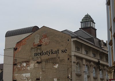 To je ta věžička (chtělo by to omítnout)