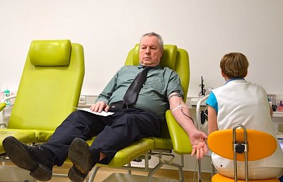 Kdo je zdravý, měl by jít darovat krev, míní Otakar Vaníček, který dvacet let vede spolek na podporu dárcovství krve