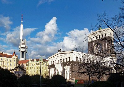 Kostel Nejsvětějšího Srdce Páně a Žižkovský vysílač
