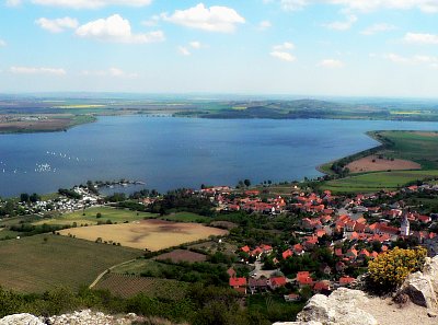 Vodní nádrž pod Pálavou a Pavlov