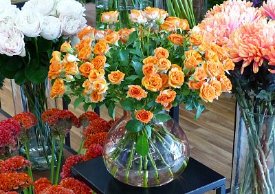 Kytice oranžových růží