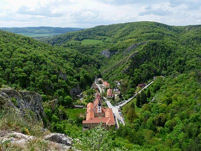 Konečně u cíle...pohled na Svatý Jan pod Skalou