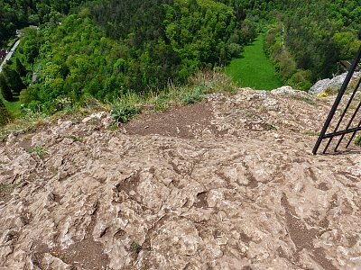Je to výška, tady žádná rovina a zábradlí už končí