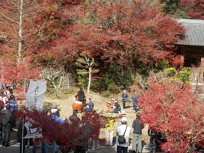 Japonský ostrov Šikoku v purpurové barvě podzimu