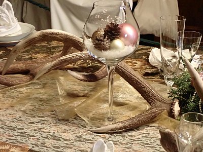 Prostřeno pro myslivce.