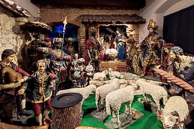 Pospěšte k Betlému, k Ježíšku malému *