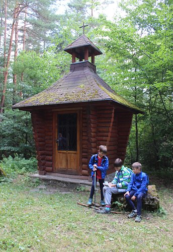 Zastávka u kapličky