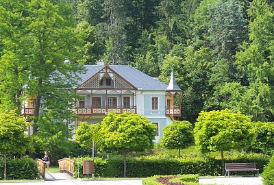 Lázeňský dům v zeleni