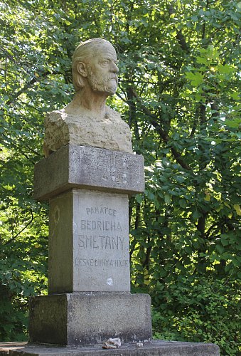 Socha Bedřicha Smetany nad Štramberkem ve výšce 495 m - autor Jan Štrusa
