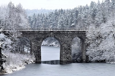 Viadukt Němčice v zimním