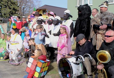 Průvod se chystá vyrazit