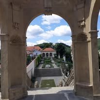 Výhled na Růžovou zahradu