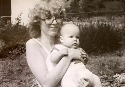 Maminka má malý prsíčka