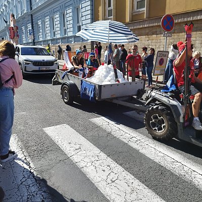 V teplém dni se objevil i sníh ?