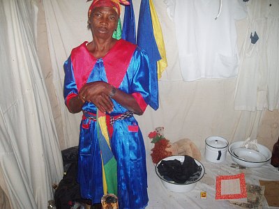 Woodoo - kněžka.JPG