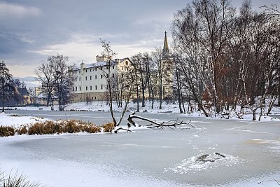 Zámecký rybník a Zámek Bor