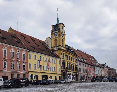 cheb-namesti-s-radnici.jpg