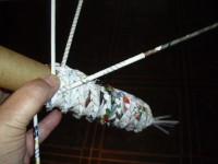 oplétáme papírovou  ruličku od pečícího papíru do délky asi půl metru