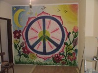 Malba, kterou holky vyzdobily pokojík k "bráchovým" patnáctinám