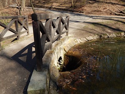 Přes můstek na další cestu