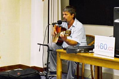 Pepa Pinkas hrál a zpíval