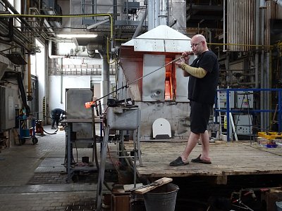 Sklář s píšťalou