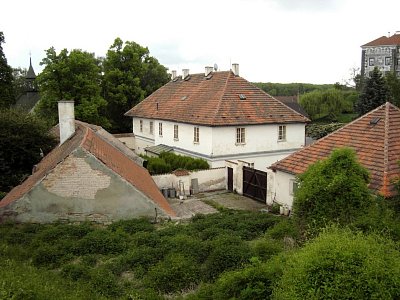 Dvořákův památník, pohled zezadu