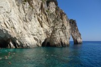 plavání z lodi do jeskyně