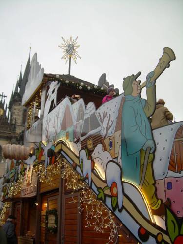 Odbila dvanáctá hodina