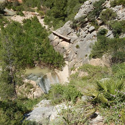 Původní chodníček nad řekou