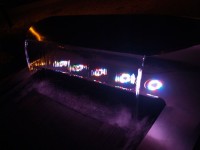 Příběh u kašny dopadl dobře a ve tmě voda září