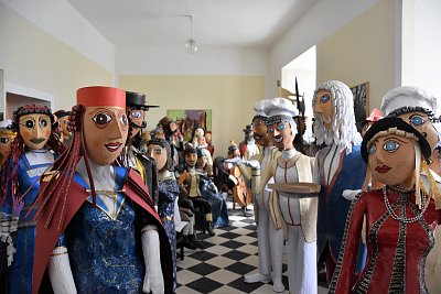 Papírový svět hraběte Sedlnického na zámku Linhartovy