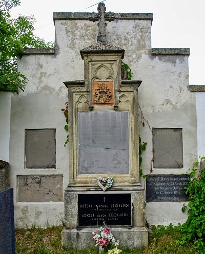 hrobka-rodiny-baronu-von-leonhardi.jpg