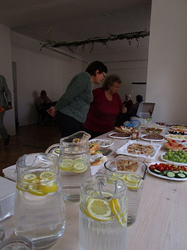 Dano, myslíš, že je to jen výstava?