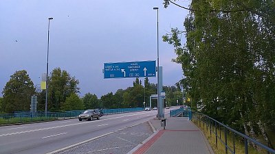 Silnice 038 pokračuje k severu na Kolín a Prahu a směrem na jih do Jihlavy