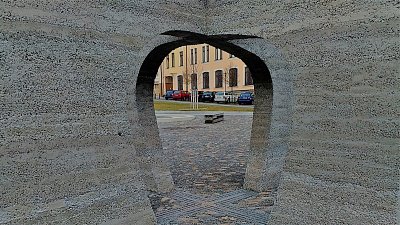 Křížový podchod k fontáně u pošty