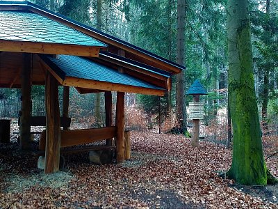 Nově vybudovaný Altán smíření se nachází v blízkosti Svatohubertské studánky