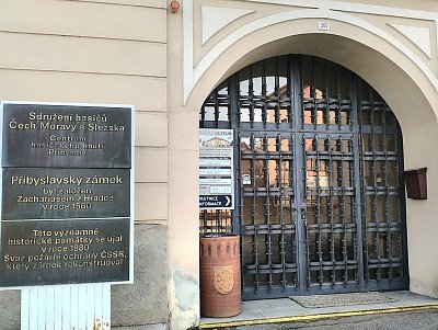 Vstup do Muzea. V zimním období zavřeno, pro skupiny dohoda možná.