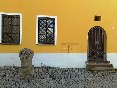 Opravený Starý špitál - památkový objekt.