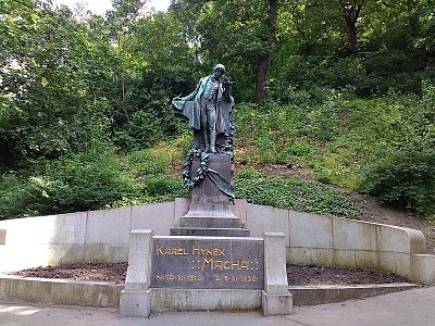 Básník slavného Máje