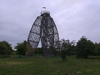 Rozhledna Doubravka na území Prahy 14.