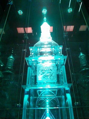 V Bílé věži je nově umístěn skleněný model věže, vážící celou jednu tunu.