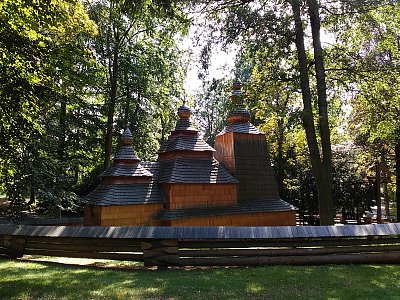 Tento dřevěný kostel sv. Mikuláše sem byl převezen ze Slovenska